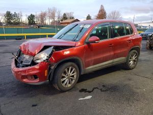 Volkswagen Tiguan S 2.0L 4 2014