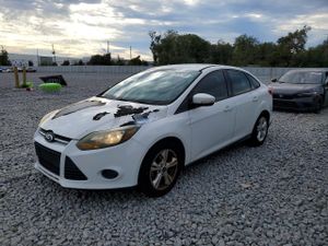 Ford Focus SE 2.0L 4 2013