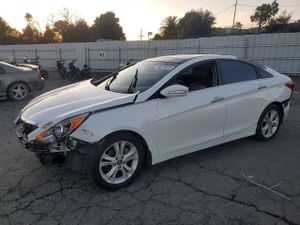 Hyundai Sonata SE 2.4L 4 2013