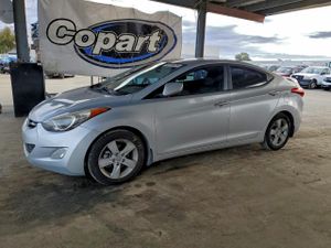 Hyundai Elantra GLS 1.8L 4 2013