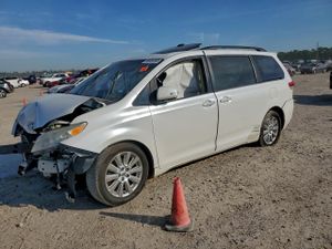 Toyota Sienna XLE 3.5L 6 2014