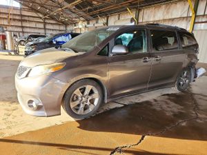 Toyota Sienna SPORT 3.5L 6 2015