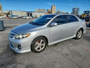 Toyota Corolla BASE 1.8L 4 2011