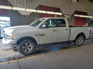 RAM 1500 SLT 5.7L 8 2014