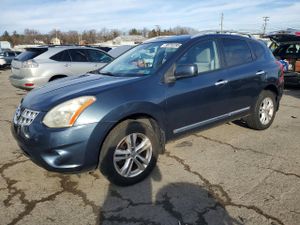 Nissan Rogue S 2.5L 4 2013
