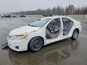 Toyota Camry BASE 2.5L 4 2011
