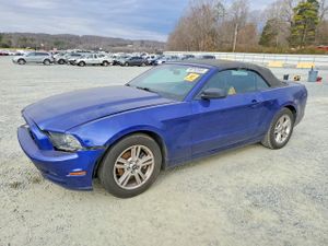 Ford Mustang 3.7L 6 2014