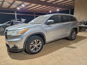Toyota Highlander XLE 3.5L 6 2014