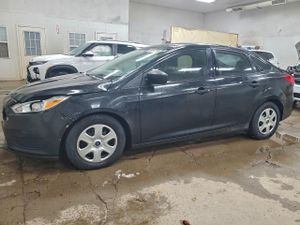 Ford Focus S 2.0L 4 2015