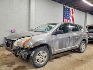 Nissan Rogue S 2.5L 4 2013