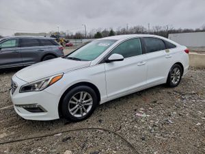 Hyundai Sonata SE 2.4L 4 2015