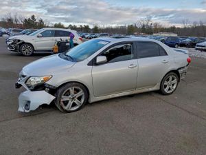 Toyota Corolla BASE 1.8L 4 2013