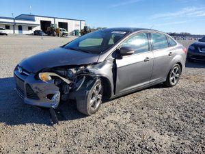 Ford Focus SE 2.0L 4 2014