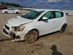 Chevrolet Aveo (Sonic) LS 1.8L 4 2014