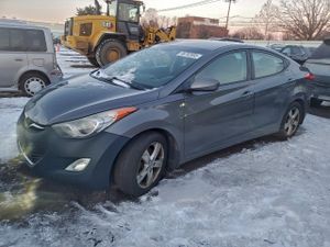 Hyundai Elantra GLS 1.8L 4 2013