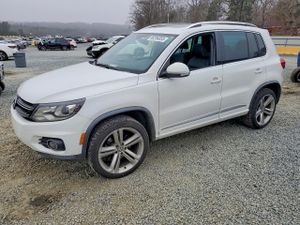 Volkswagen Tiguan S 2.0L 4 2014