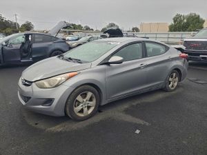 Hyundai Elantra GLS 1.8L 4 2013