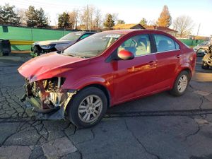 Chevrolet Aveo (Sonic) LT 1.4L 4 2015