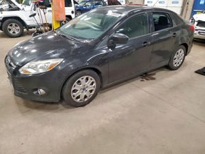 Ford Focus SE 2.0L 4 2012