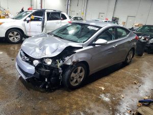 Hyundai Elantra GLS 1.8L 4 2013