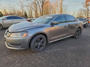 Volkswagen Passat SE 2.0L 4 2014