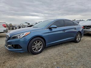 Hyundai Sonata SE 2.4L 4 2015