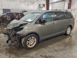 Toyota Sienna XLE 3.5L 6 2011