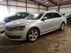 Volkswagen Passat SE 2.5L 5 2013