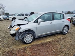 Nissan Versa S 1.8L 4 2012