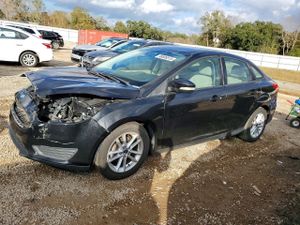 Ford Focus SE 2.0L 4 2015