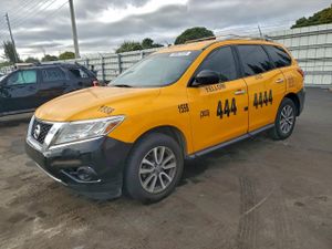 Nissan Pathfinder S 3.5L 6 2013
