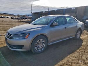 Volkswagen Passat S 1.8L 4 2014