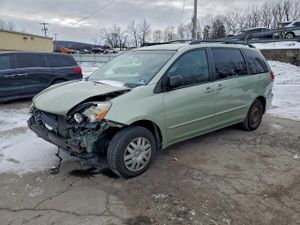 Toyota Sienna CE 3.3L 6 2006