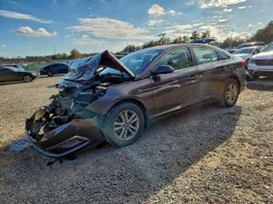 Hyundai Sonata SE 2.4L 4 2015