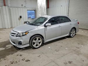Toyota Corolla BASE 1.8L 4 2013