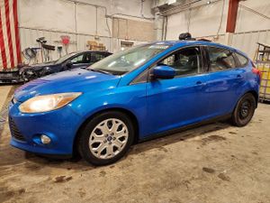 Ford Focus SE 2.0L 4 2012