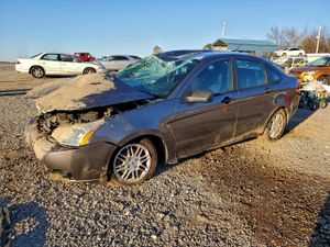 Ford Focus SE 2.0L 4 2011