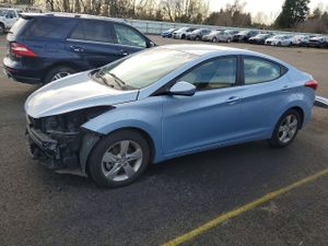 Hyundai Elantra GLS 1.8L 4 2013
