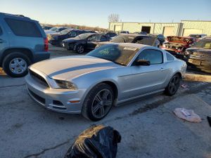 Ford Mustang 3.7L 6 2013