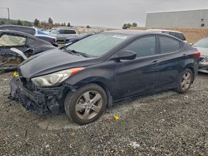 Hyundai Elantra GLS 1.8L 4 2013