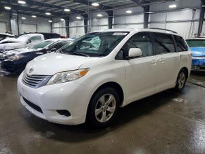 Toyota Sienna LE 3.5L 6 2014