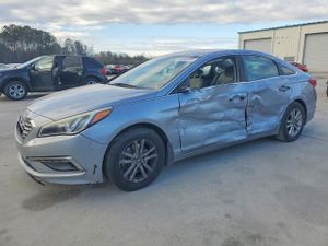 Hyundai Sonata SE 2.4L 4 2015