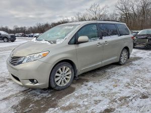 Toyota Sienna XLE 3.5L 6 2015