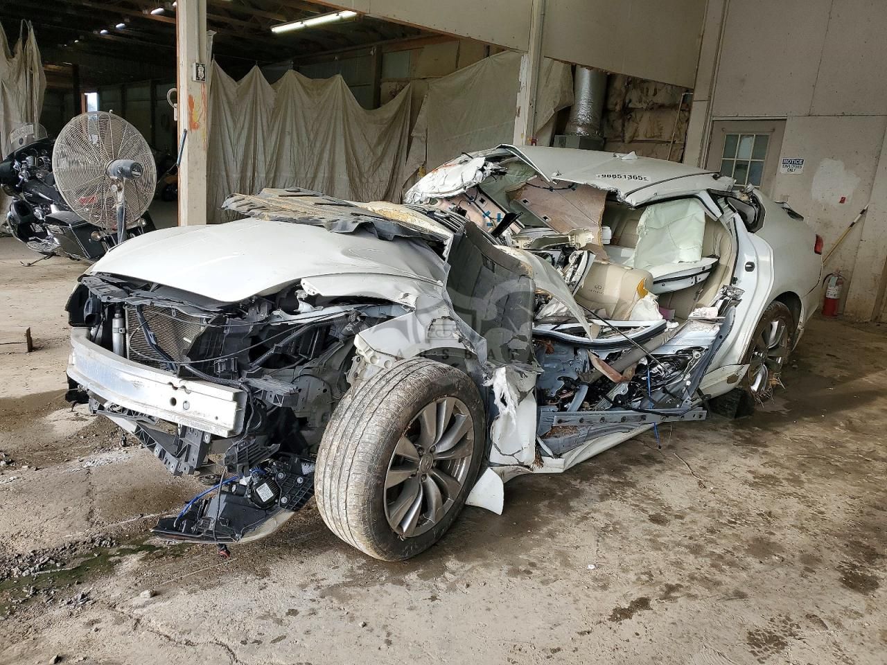 Infiniti M37 3.7L 6 2012