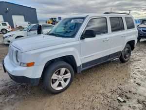 Jeep Patriot LATITUDE 2.4L 4 2015