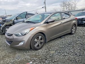 Hyundai Elantra GLS 1.8L 4 2013