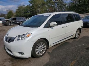 Toyota Sienna XLE 3.5L 6 2013