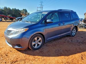 Toyota Sienna LE 3.5L 6 2015