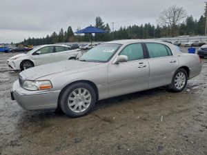 Lincoln Town Car SIGNATURE LIMITED 4.6L 8 2011