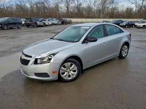 Chevrolet Cruze LS 1.8L 4 2012